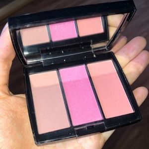 FREE ADD-ON ABH blush trio - pool party